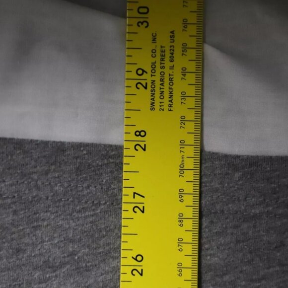 Captivating T-Shirt Mens M Gray University Football Team Florida Gators Graphic - Picture 7 of 8